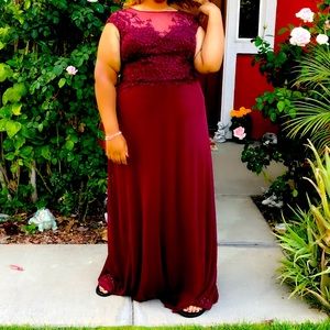 Beautiful and elegant dress.